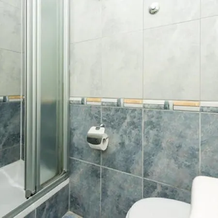 Sea View - Double With Shared Bathroom And Balcony Daire Dubrovnik