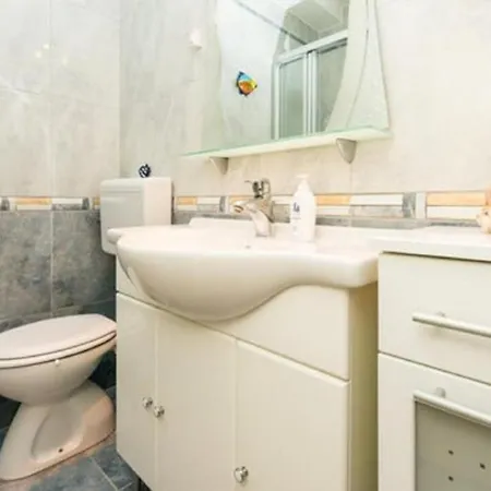 Apartamento Sea View - Double With Shared Bathroom And Balcony *