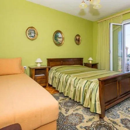 Lägenhet Sea View - Double With Shared Bathroom And Balcony *